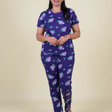 Women Purple Grapes